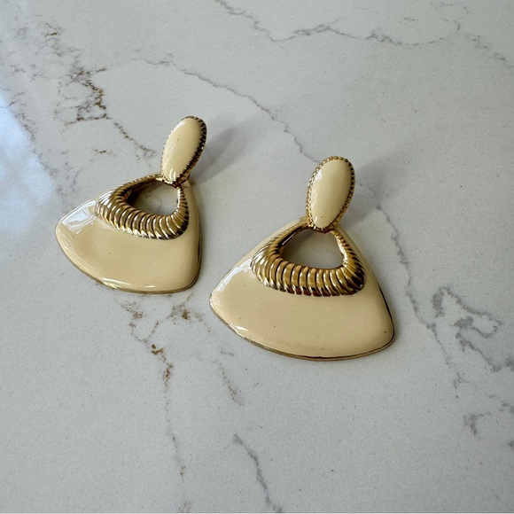 Vintage Mod Enamel Textured Gold Edge Earrings - Picture 9 of 13